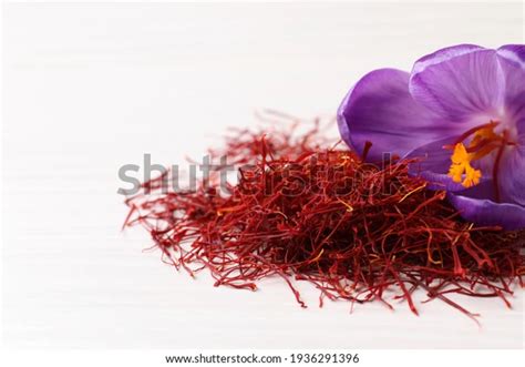 Pure SAFFRON FLOWER for health and beauty - Granny Naturals