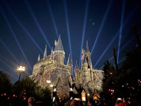 'Nighttime Lights at Hogwarts Castle' Now Closed for Extended ...