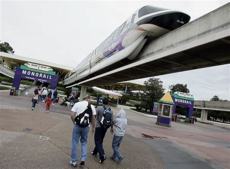 Dozens evacuated from Walt Disney World monorail after power outage - National | Globalnews.ca