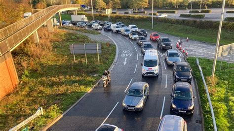 Man dies after being hit by vehicle on A419 in Swindon - BBC News