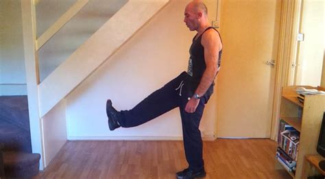 Start Bodyweight Training: Flexibility for deep squats and one legged ...