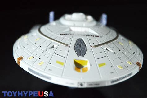 Eaglemoss Star Trek: Voyager 10" XL Edition Starship Review