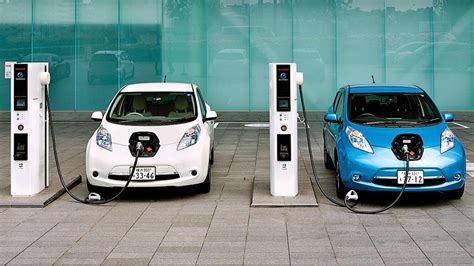 Make India the Detroit of electric vehicles, suggests Economic Survey