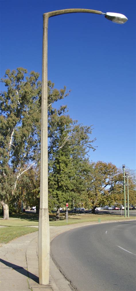 File:Street lamp post.jpg - Wikimedia Commons