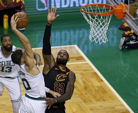 Watch: Celtics’ Tatum posterizes LeBron in loss - UPI.com