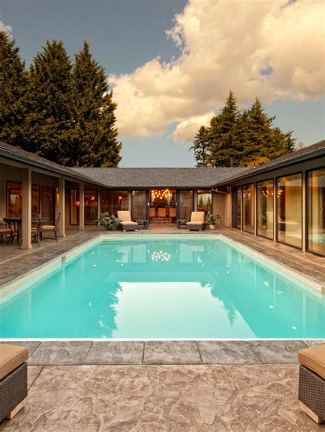 Courtyard Pool | Houzz