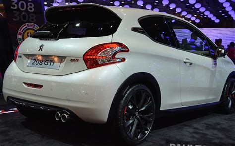 Peugeot 208 GTI Photos and Specs. Photo: Peugeot 208 GTI specs and 18 perfect photos of Peugeot ...