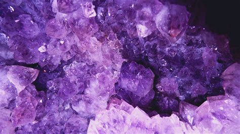 8 Ways to Use Amethyst Crystal in Your Spiritual Practice - SOLANCHA