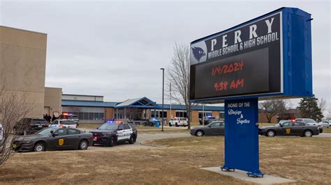 Iowa High School Principal Injured in Perry Shooting Has Died - The New York Times