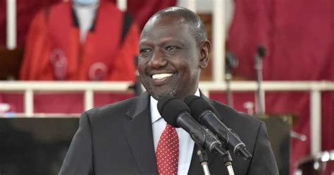 William Ruto Downplays Raila's 2022 Political Tsunami: "Mimi Pia ...