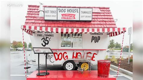 'Portillo's Day' in Chicago: Restaurant known for hot dogs, cake, shakes, salad and more tells ...