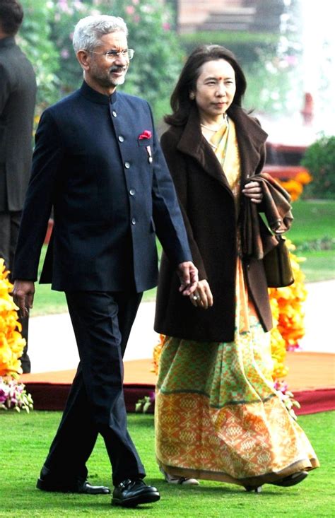 New Delhi : External Affairs Minister S Jaishankar along with wife ...