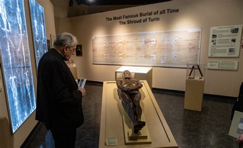 With new exhibit, Texas museum has only permanent display of Shroud of Turin in U.S.