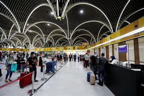 Baghdad airport reopens as Iraq coronavirus cases top 100,000