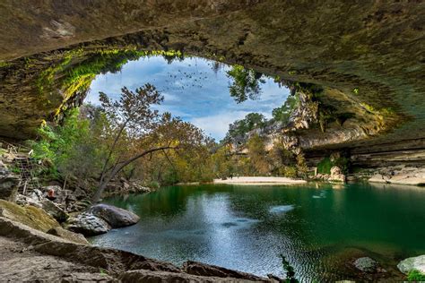 Hamilton Pool near Austin Texas looks otherworldly [OC][4075x2717] | Hamilton pool, Landscape ...