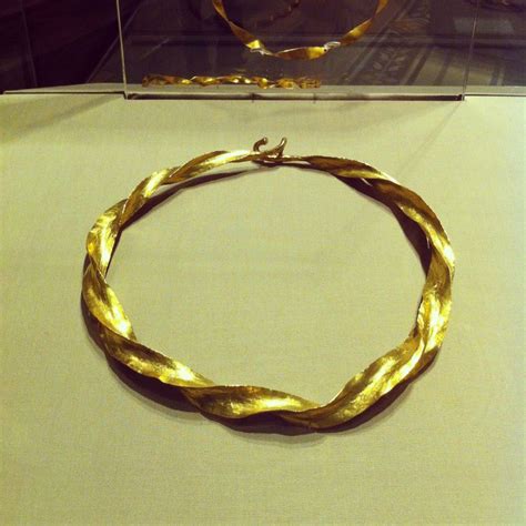 Irish gold twist torc, 2000 BC, National Museum of Ireland, Dublin. | Jewellery I'm inspired by ...