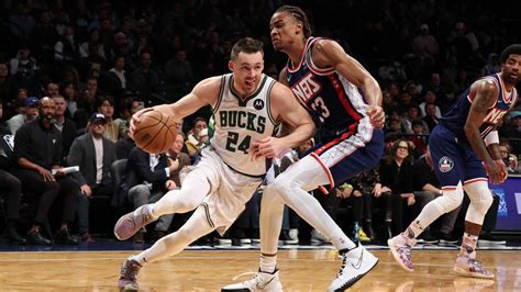 Bucks sign Pat Connaughton to multiyear contract extension | FOX6 Milwaukee