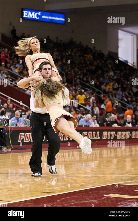 Boston college eagles cheerleaders hi-res stock photography and images ...