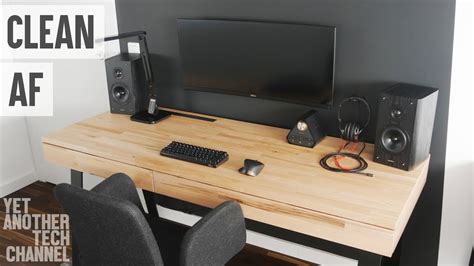 Minimal Laptop Desk Setup | Bruin Blog