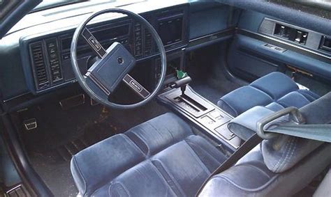 Sell used 1986 Buick Riviera Luxury Coupe 2-Door 3.8L in Dracut, Massachusetts, United States