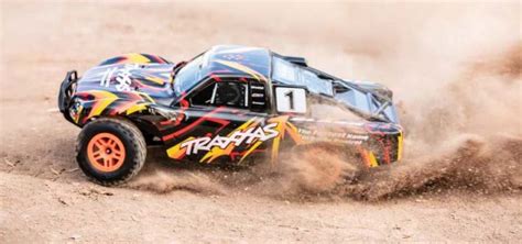 First Take - A First Timer’s Look At The Traxxas Slash 4x4 - RC Car Action