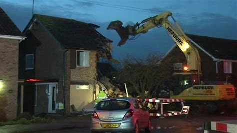 Clacton gas explosion: House wreckage demolished - BBC News