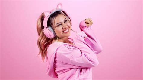 Razer Kraken Kitty V2 goes Pro ... with cat, bunny, and bear ears ...