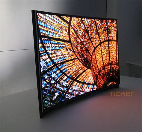 Samsung unveils Curved OLED TV | Tech Ticker