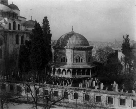 The tomb "Türbe" of Sultan Suleiman Khan the Magnificent | Tomb, Sultan, Magnificent