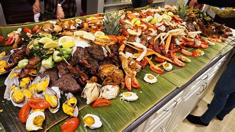 New Winnipeg dinner series features traditional kamayan, eating with hands - Canadian Filipino Net