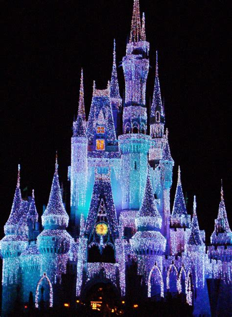 Christmas Lights on Cinderella Castle, not to be missed with thedreamtravelgroup.co.uk | Disney ...