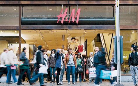 H&M to close stores, including some in Greece, due to virus | Business | ekathimerini.com