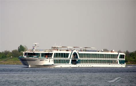 AMADEUS ELEGANT, Passenger ship - Details and current position - MMSI 211490230 - VesselFinder