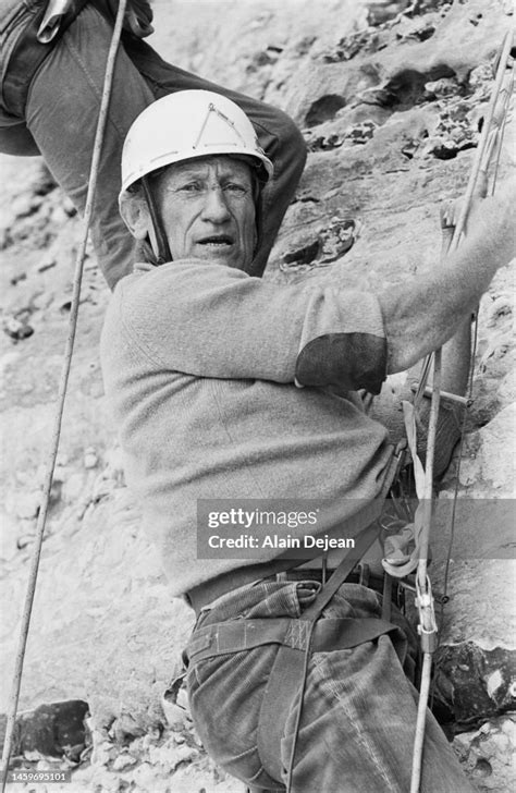 Portrait d'Haroun Tazieff, le volcanologue français faisant de la... News Photo - Getty Images