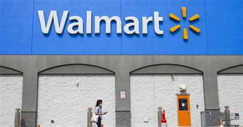 Walmart Pharmacies to Expand COVID-19 Vaccine Distribution | POPSUGAR Fitness