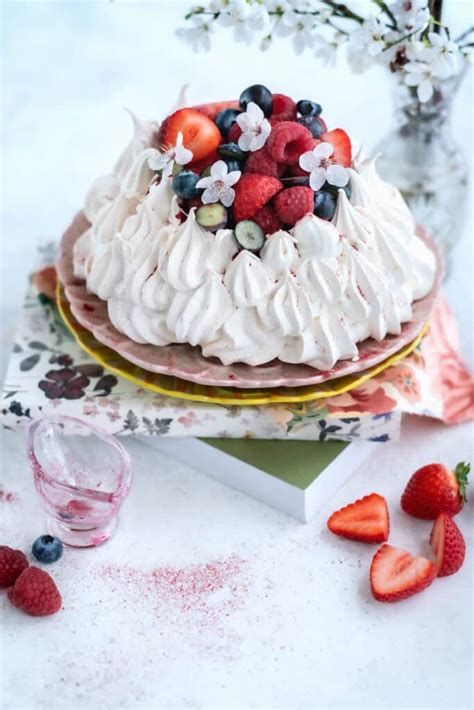 Air Fryer Pavlova - Supergolden Bakes