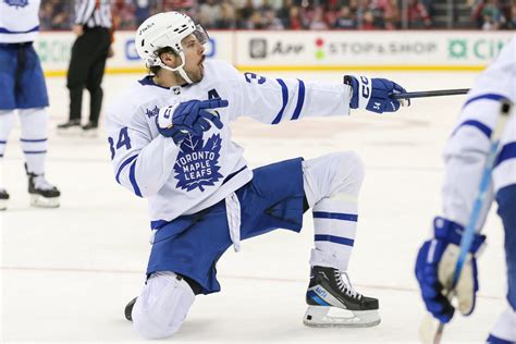 Maple Leafs' Auston Matthews First Player to 30-Goal Mark - The Hockey Writers - - NHL News ...