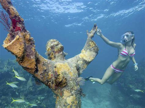 Scuba Diving in Key Largo, Florida Keys