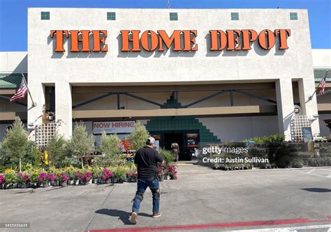 A customer enters a Home Depot store on August 16, 2022 in San... News Photo - Getty Images