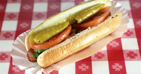 Portillo’s has unveiled its first vegan hot dog. Here’s how it tastes.