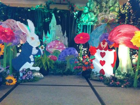 Alice in Wonderland theme | Alice in wonderland wedding, Prom dance themes, Alice in wonderland ...