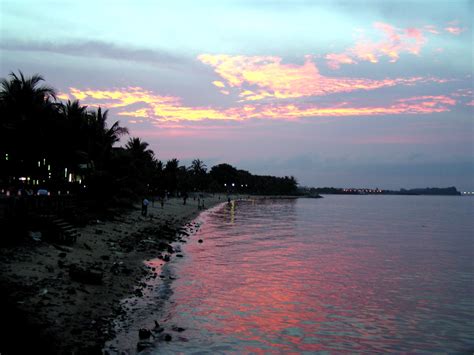 sunset at pasir ris beach | the sky a grapefruit pink | Flickr