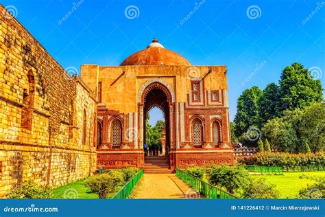 Alai Darwaza or Alai Gate, the Entrance To the Quwwat-Ul-Islam Mosque at Qutub Minar Complex in ...