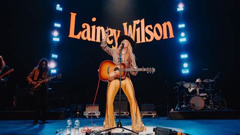 Lainey Wilson 2024 Tour Dates Announced: UK and European Performances