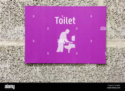 Toilet door sign vector hi-res stock photography and images - Alamy