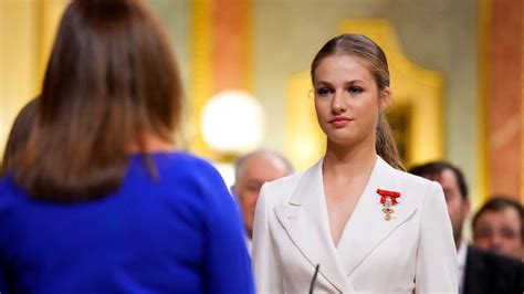 Spain's Princess Leonor turns 18, swears allegiance to the Constitution | CTV News