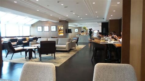 Executive Lounge at the Hilton Singapore - Wilson Family Travel Blog | Lounge, Singapore hotels ...