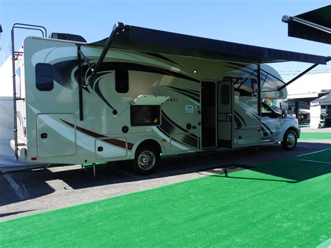 2016 Chateau Motorhomes: Class C RV by Thor Motor Coach | Class c rv ...