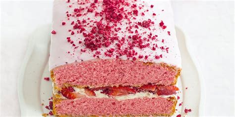 Strawberry Slab Cake | MiNDFOOD Recipes & Tips