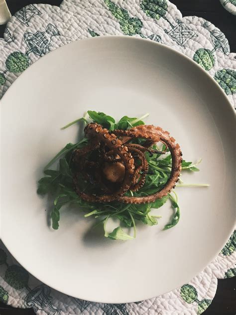 fried squid arms with green leaves photo – Free Dish Image on Unsplash